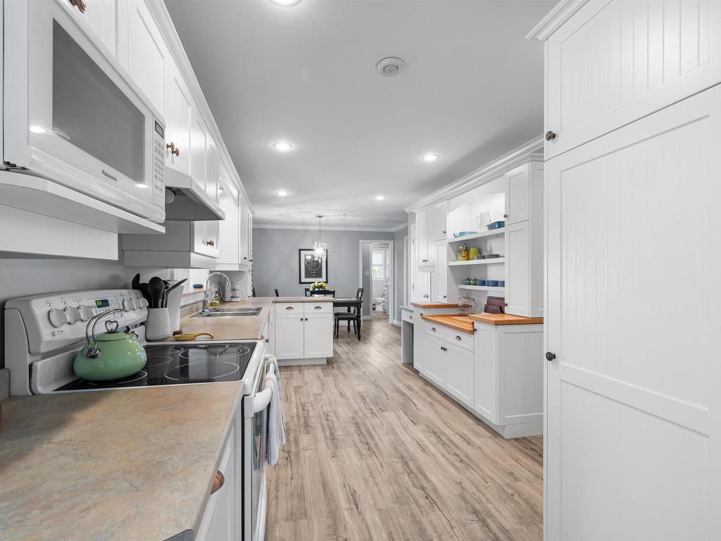 












1385 Linkletter Road

,
Linkletter,




PE
C1N 5M2


