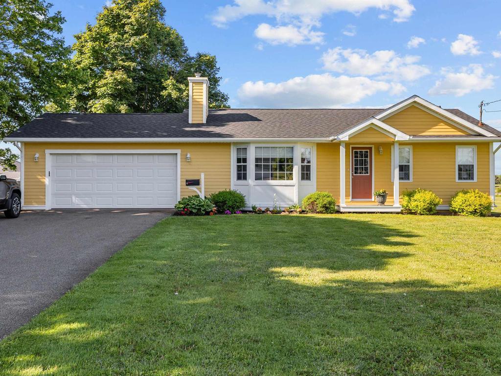 












1385 Linkletter Road

,
Linkletter,




PE
C1N 5M2

