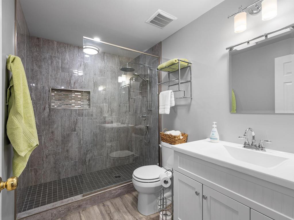












1385 Linkletter Road

,
Linkletter,




PE
C1N 5M2

