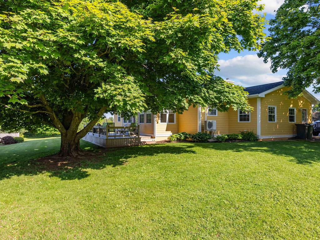 












1385 Linkletter Road

,
Linkletter,




PE
C1N 5M2

