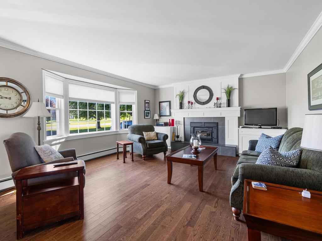 












1385 Linkletter Road

,
Linkletter,




PE
C1N 5M2

