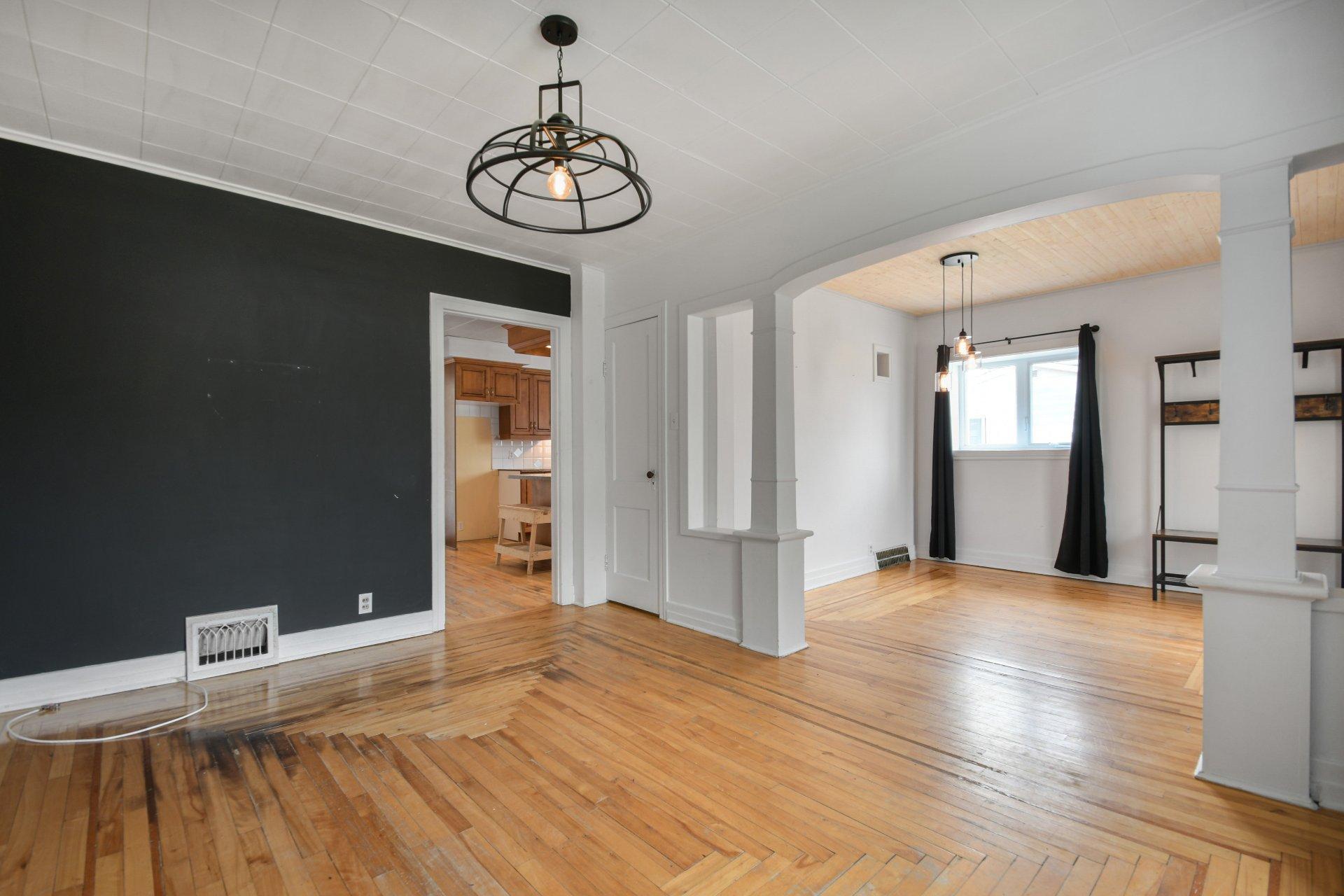 









90

 - 92


Rue Principale

,
Lachute,




QC
J8H3A5

