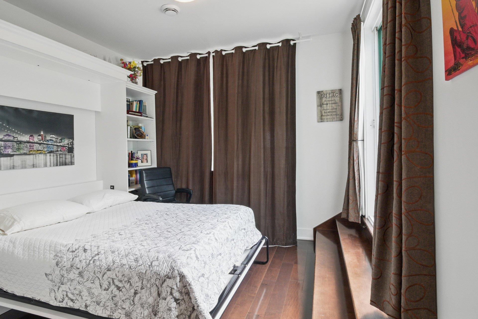 









1180


Ch. d'Aylmer

, 702,
Gatineau (Aylmer),




QC
J9H0G5

