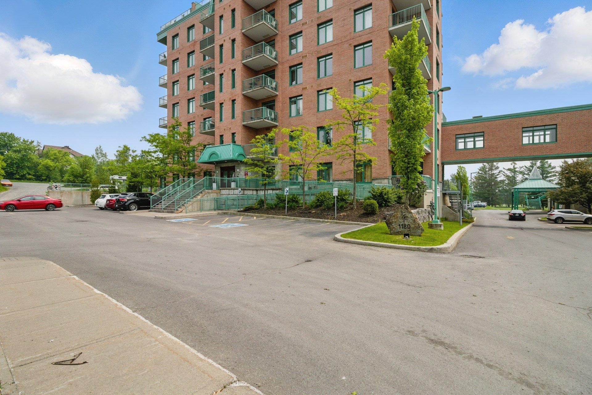 









1180


Ch. d'Aylmer

, 702,
Gatineau (Aylmer),




QC
J9H0G5

