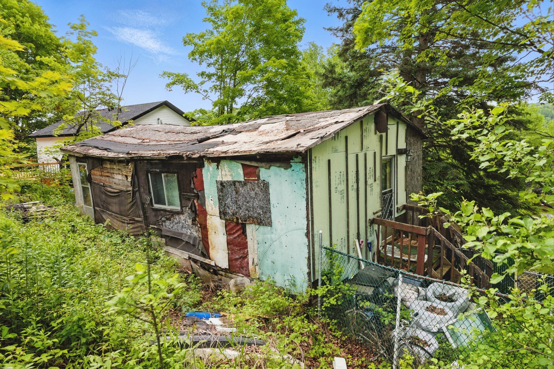 









39


Ch. Dubois

,
Val-des-Monts,




QC
J8N4C3

