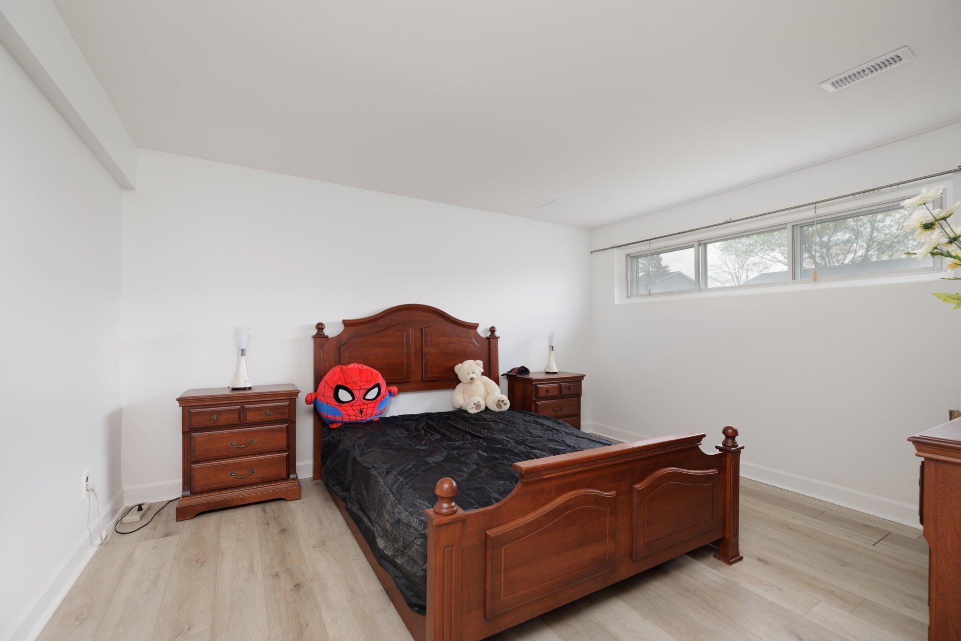 









361


Rue Frontenac

,
Dollard-des-Ormeaux,




QC
H9G1R4

