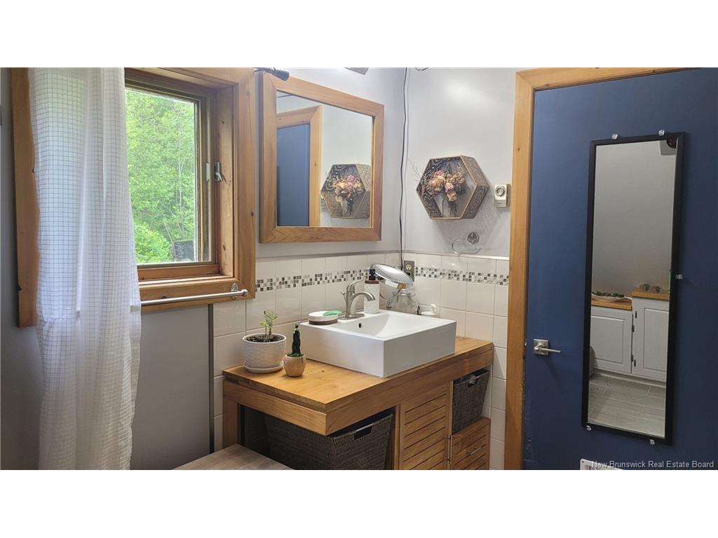 









358


Tweedie Brook

,
Kouchibouguac,




NB
E4X 1M9

