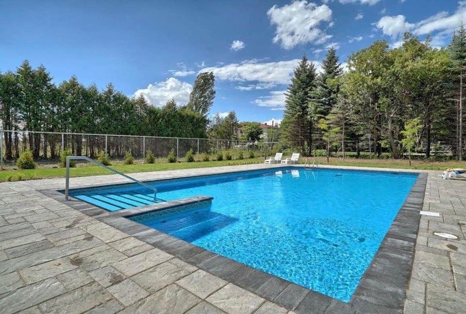 









3499


Av. Jacques-Bureau

, 104,
Laval (Chomedey),




QC
H7P0J8

