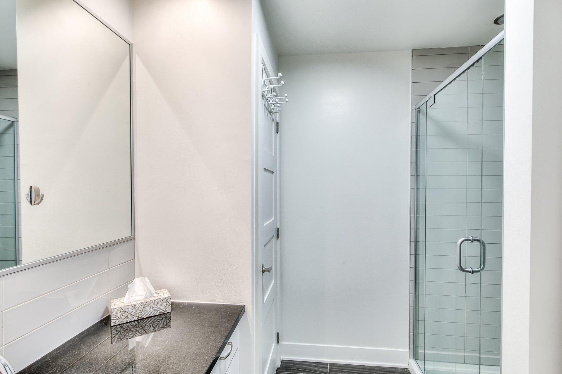 









3499


Av. Jacques-Bureau

, 104,
Laval (Chomedey),




QC
H7P0J8


