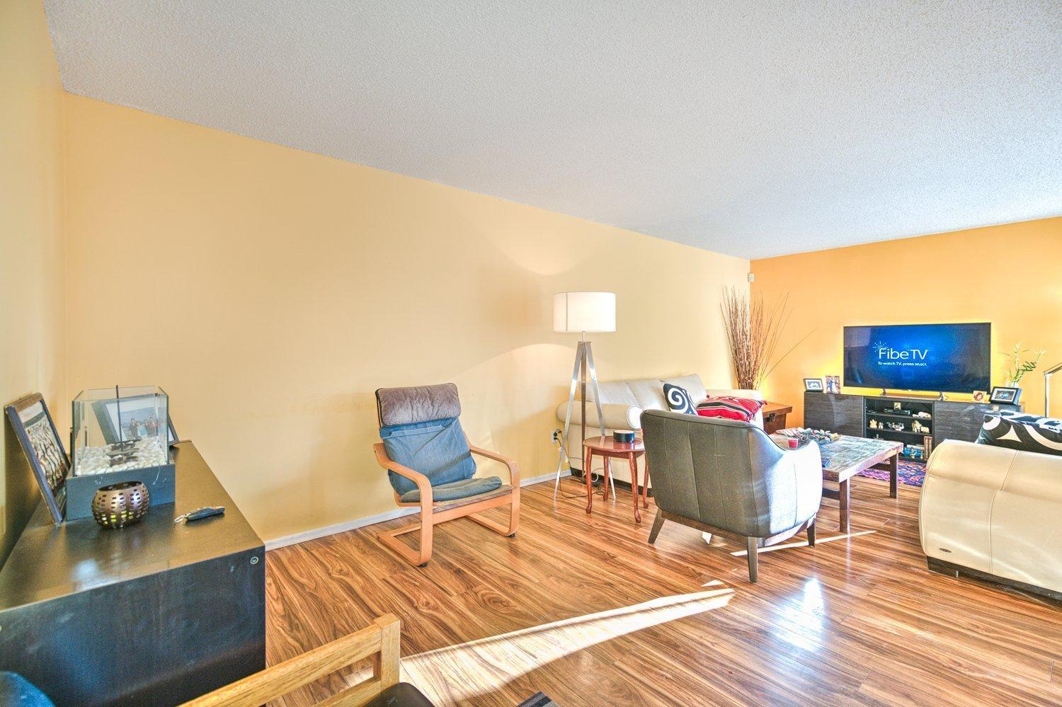 









3480


Rue Simpson

, 311,
Montréal (Ville-Marie),




QC
H3G2N7


