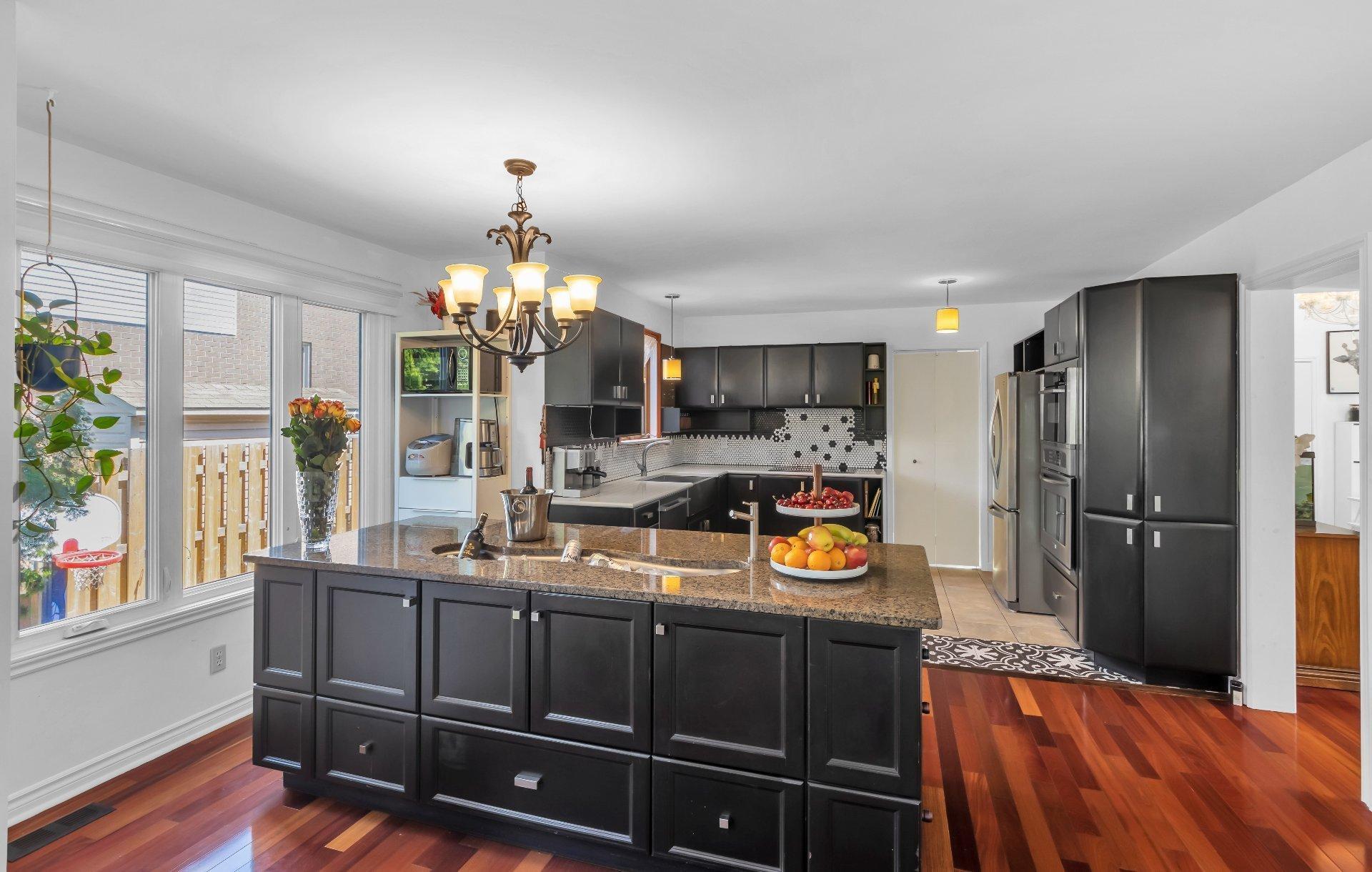 









1


Crois. Raspberry

,
Beaconsfield,




QC
H9W6C9

