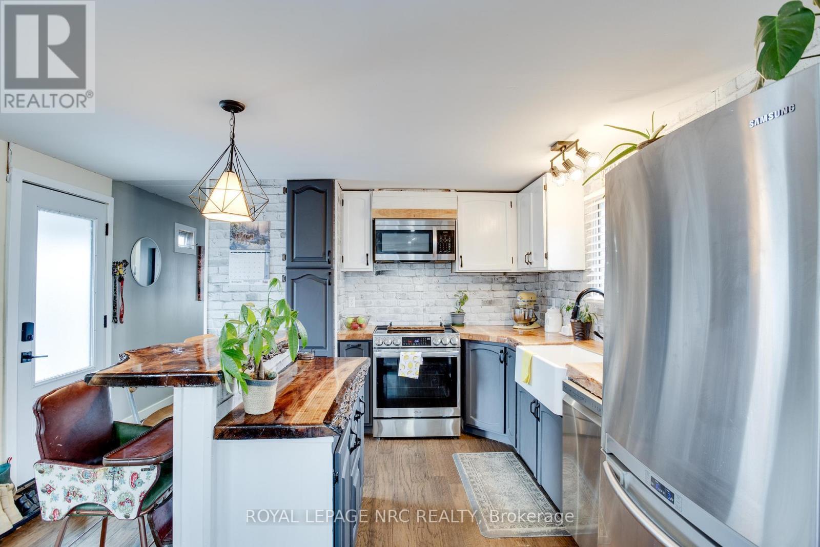 












297 - 241 ST. PAUL STREET W

,
St. Catharines,




Ontario
L2S2E5

