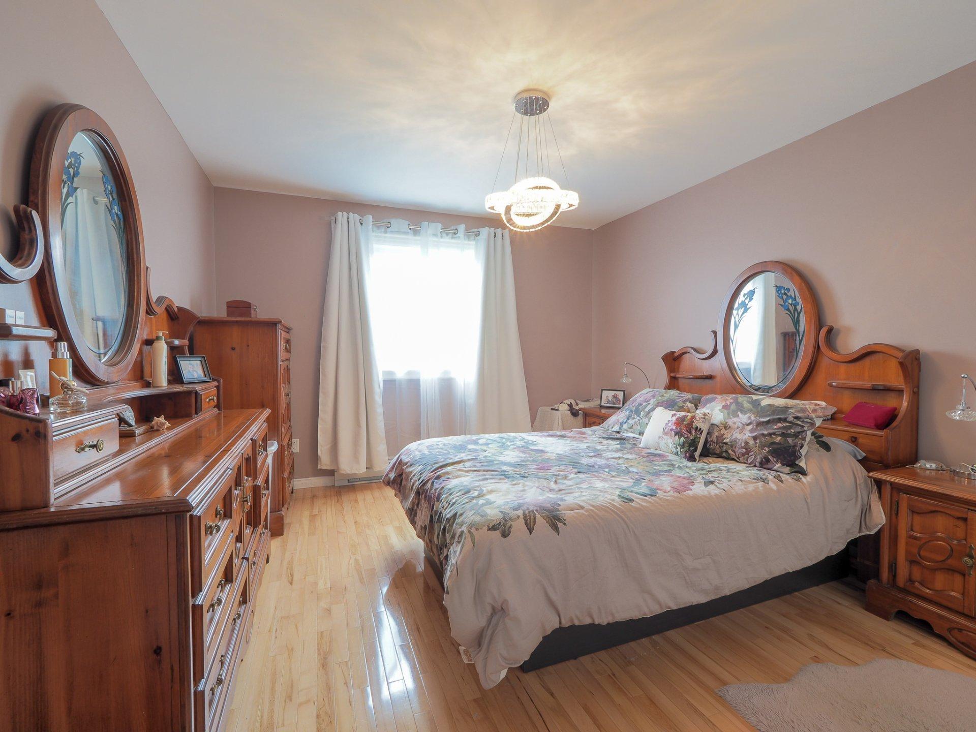 









1630


Rue Laurent-Paradis

,
Trois-Rivières,




QC
G8Y6B8

