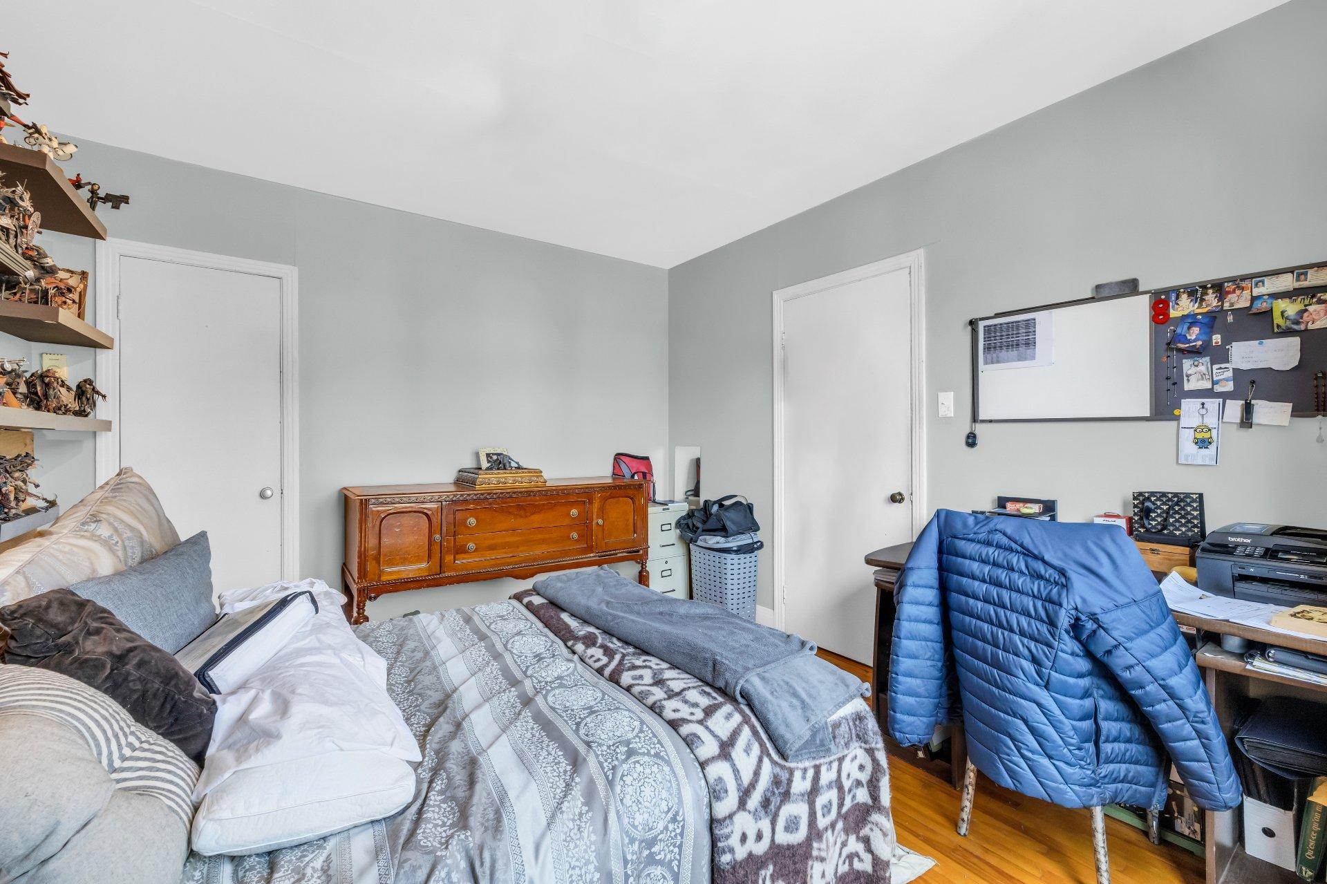 









616

 - 618


Rue Moreau

,
Saint-Jérôme,




QC
J7Z1K1

