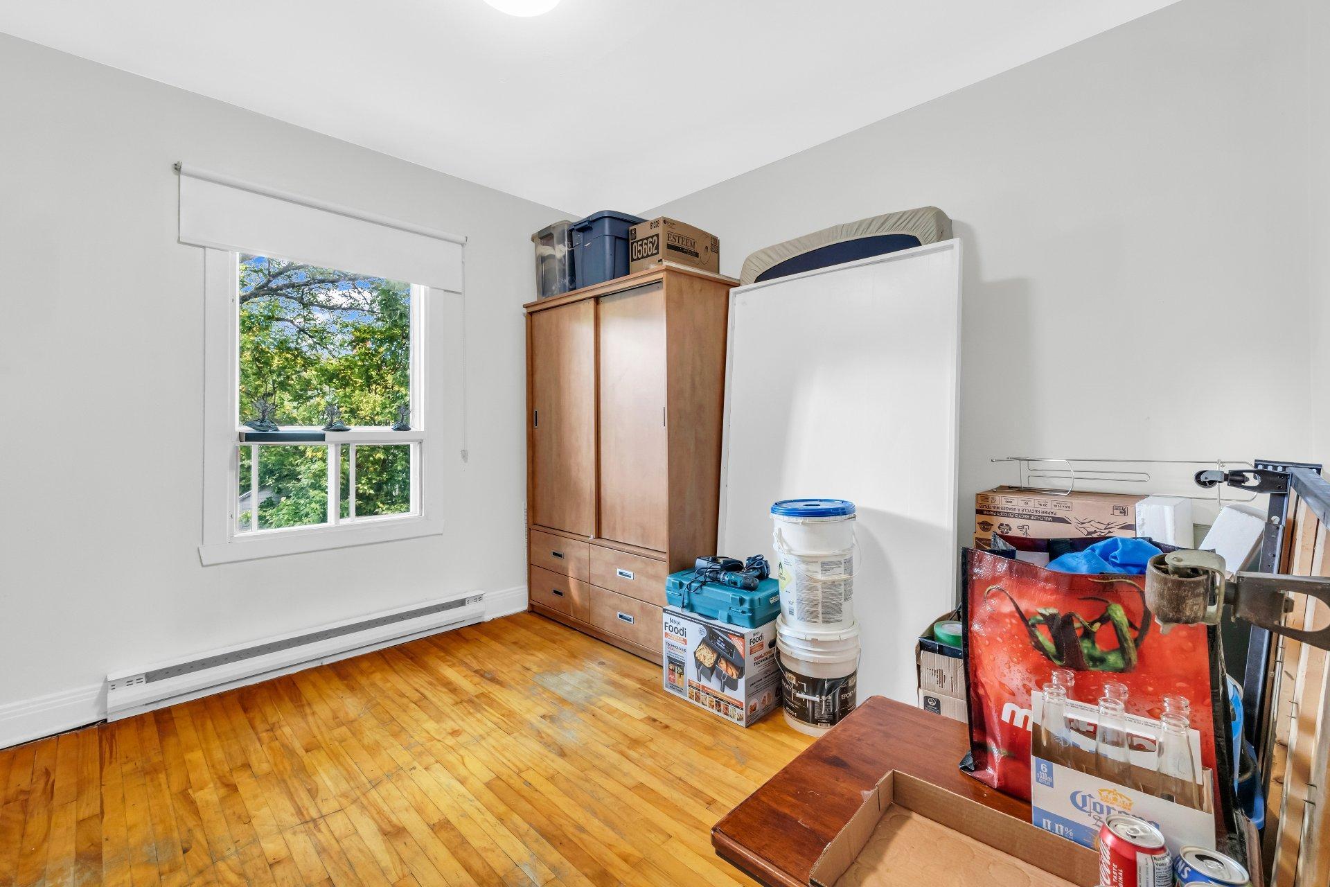 









616

 - 618


Rue Moreau

,
Saint-Jérôme,




QC
J7Z1K1

