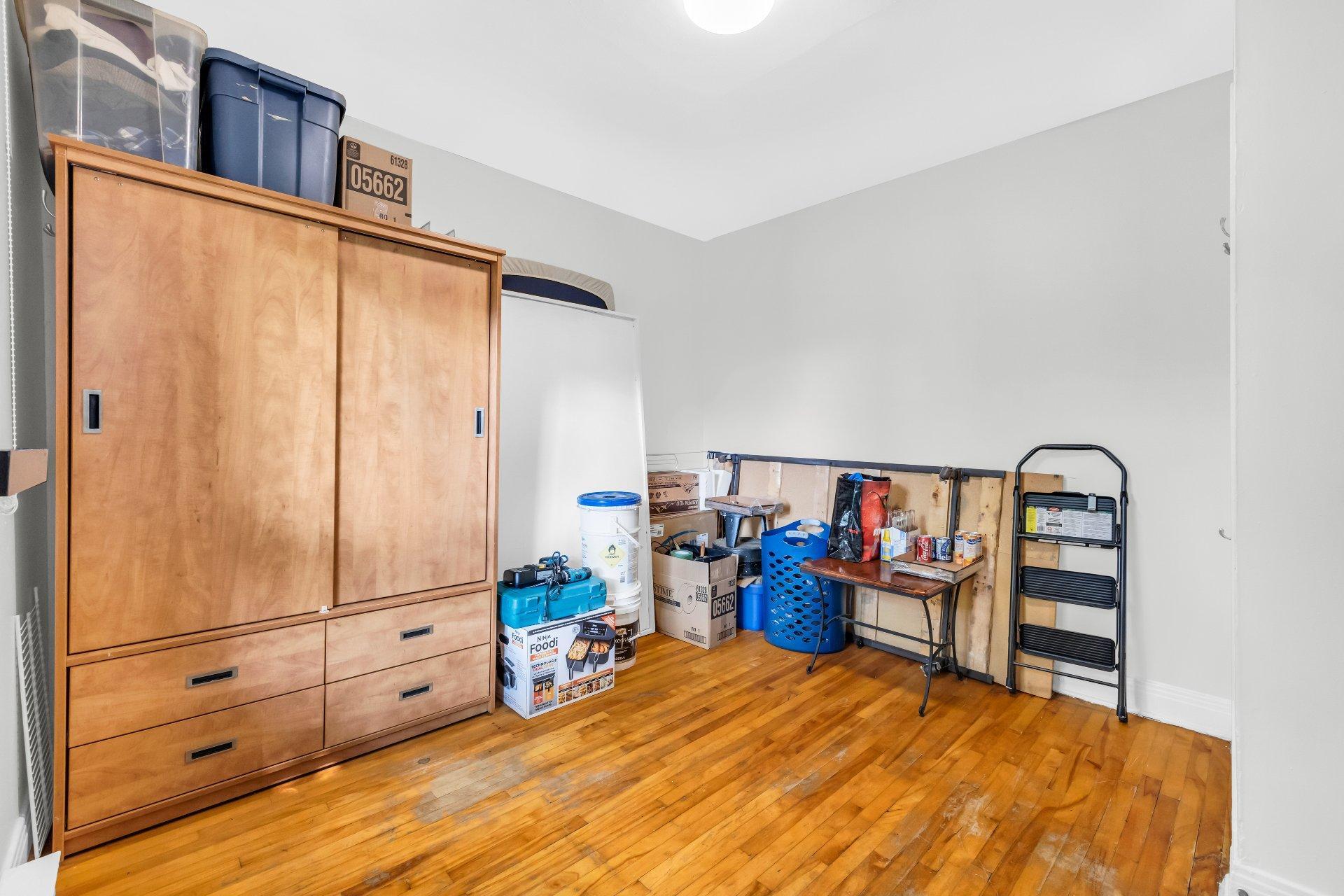 









616

 - 618


Rue Moreau

,
Saint-Jérôme,




QC
J7Z1K1

