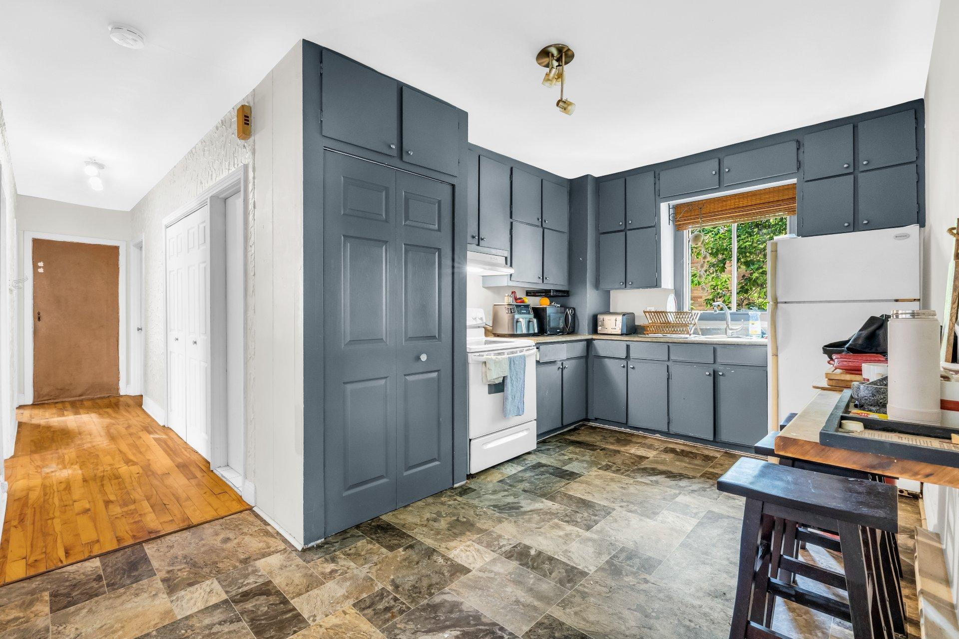









616

 - 618


Rue Moreau

,
Saint-Jérôme,




QC
J7Z1K1

