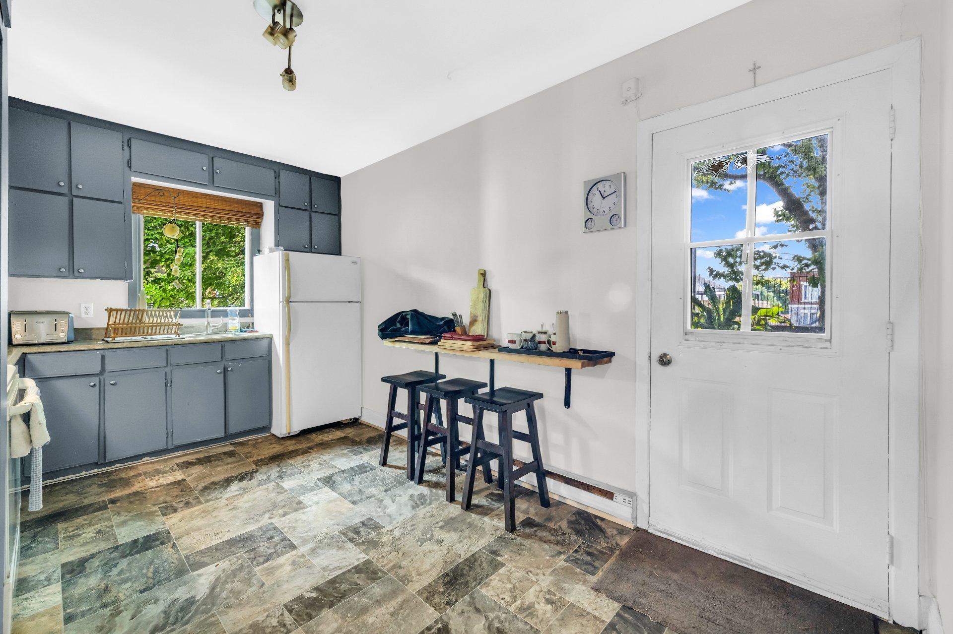 









616

 - 618


Rue Moreau

,
Saint-Jérôme,




QC
J7Z1K1

