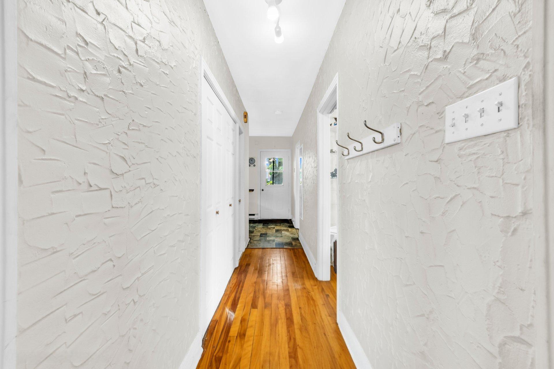 









616

 - 618


Rue Moreau

,
Saint-Jérôme,




QC
J7Z1K1

