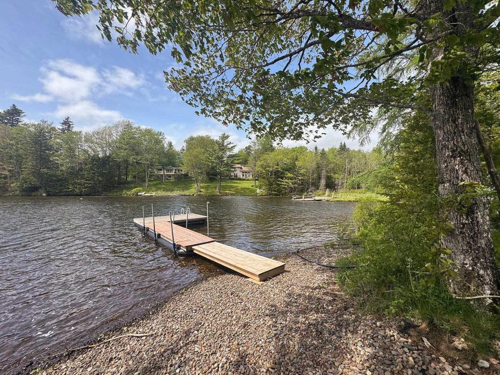 












19 Cove Road

,
Mount Uniacke,







NS
B0N 1Z0

