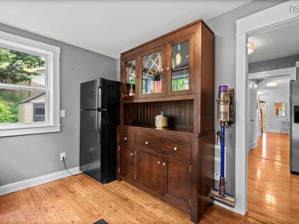 












111 Bayview Road

,
Halifax,




NS
B3M 1P1

