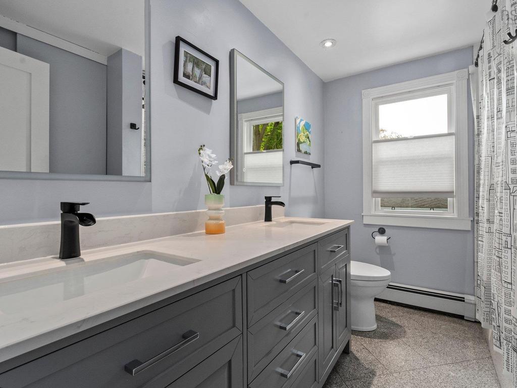 












111 Bayview Road

,
Halifax,




NS
B3M 1P1


