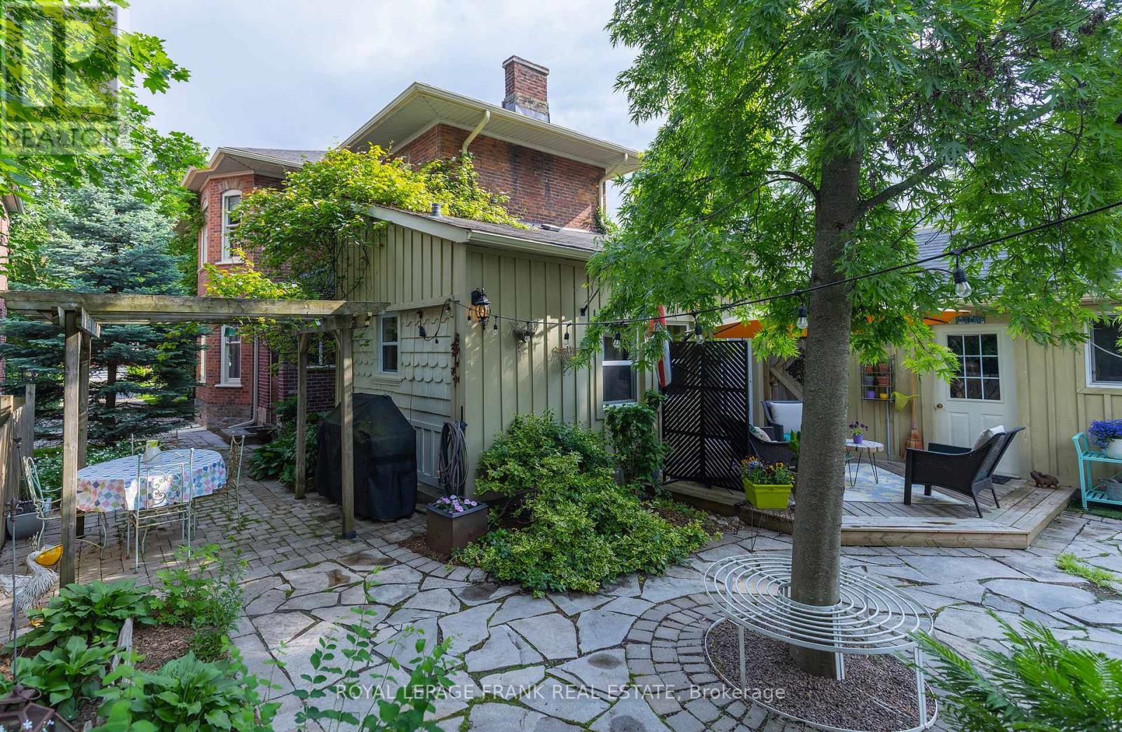 












454 WELLER STREET

,
Peterborough Central (Old West End),




Ontario
K9H2N6

