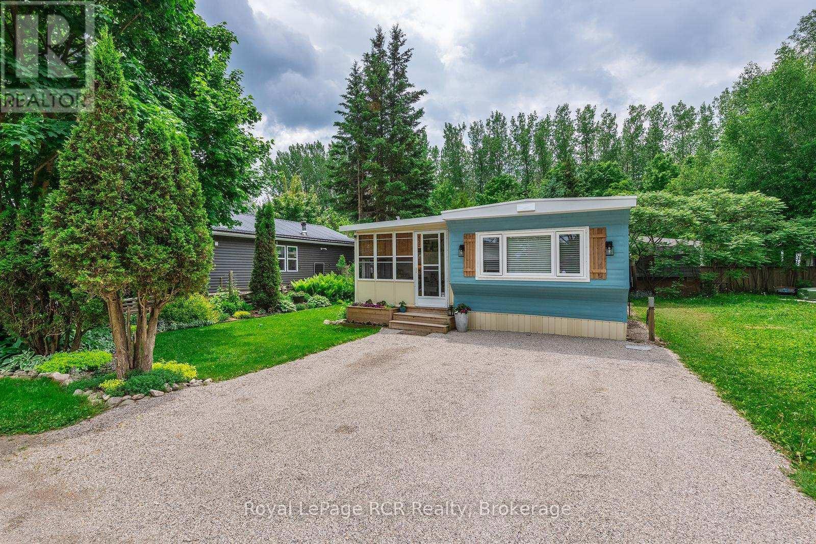 












432 PINE PASS

,
Centre Wellington (Fergus),




Ontario
N1M2W5


