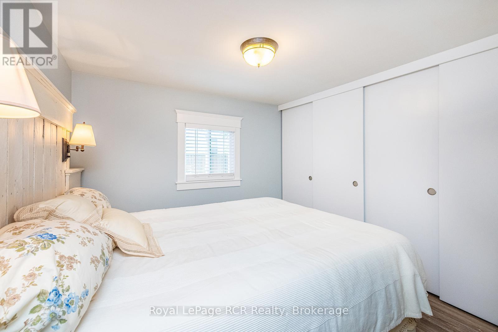 












432 PINE PASS

,
Centre Wellington (Fergus),




Ontario
N1M2W5

