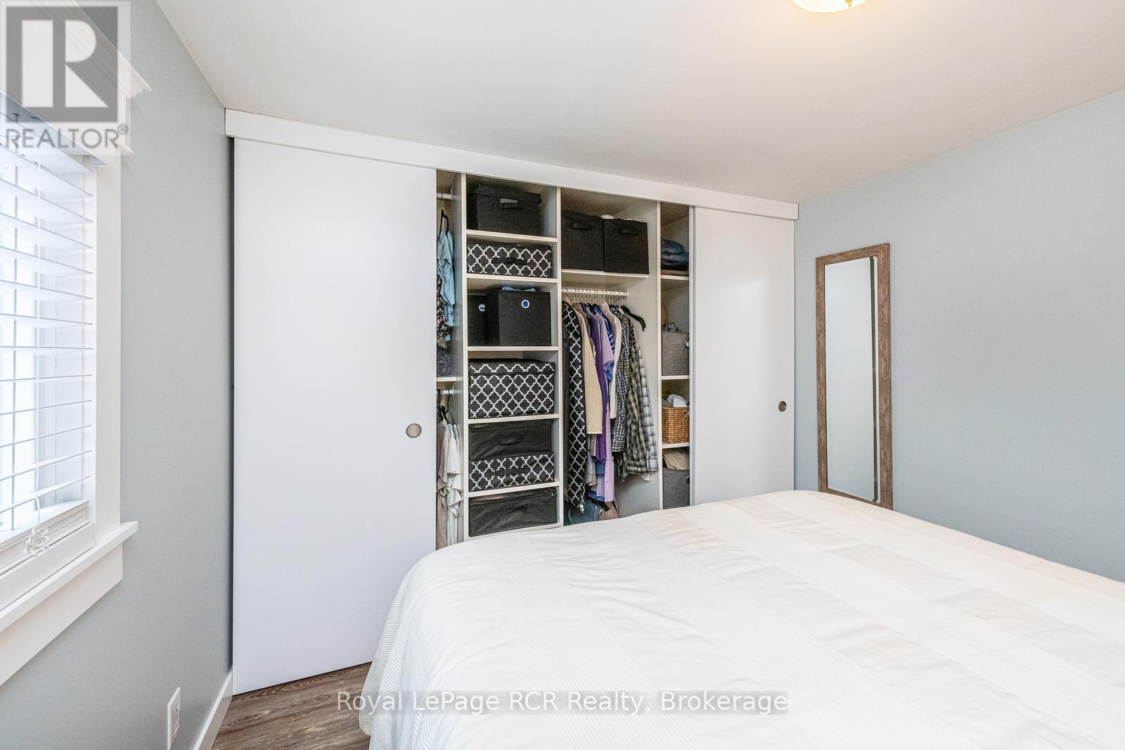 












432 PINE PASS

,
Centre Wellington (Fergus),




Ontario
N1M2W5

