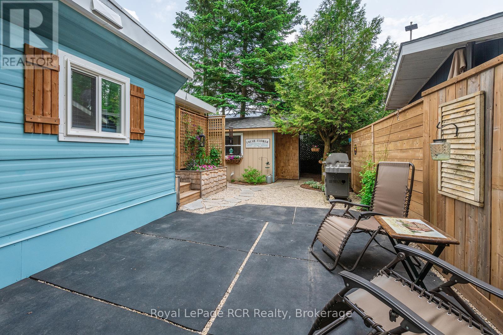 












432 PINE PASS

,
Centre Wellington (Fergus),




Ontario
N1M2W5

