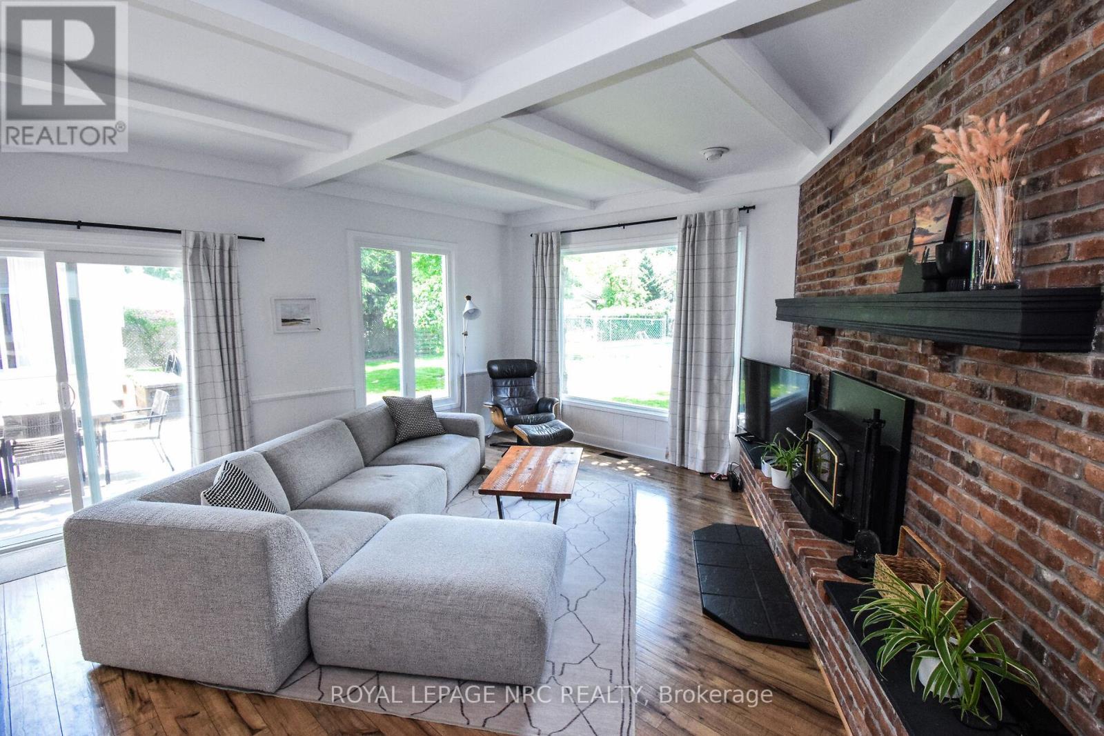 












191 DALHOUSIE AVENUE

,
St. Catharines (Port Dalhousie),




Ontario
L2N4X8

