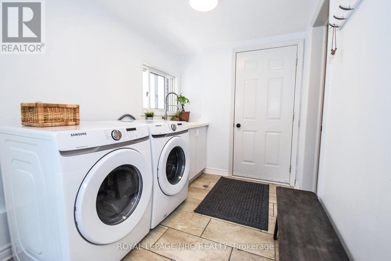 












191 DALHOUSIE AVENUE

,
St. Catharines (Port Dalhousie),




Ontario
L2N4X8

