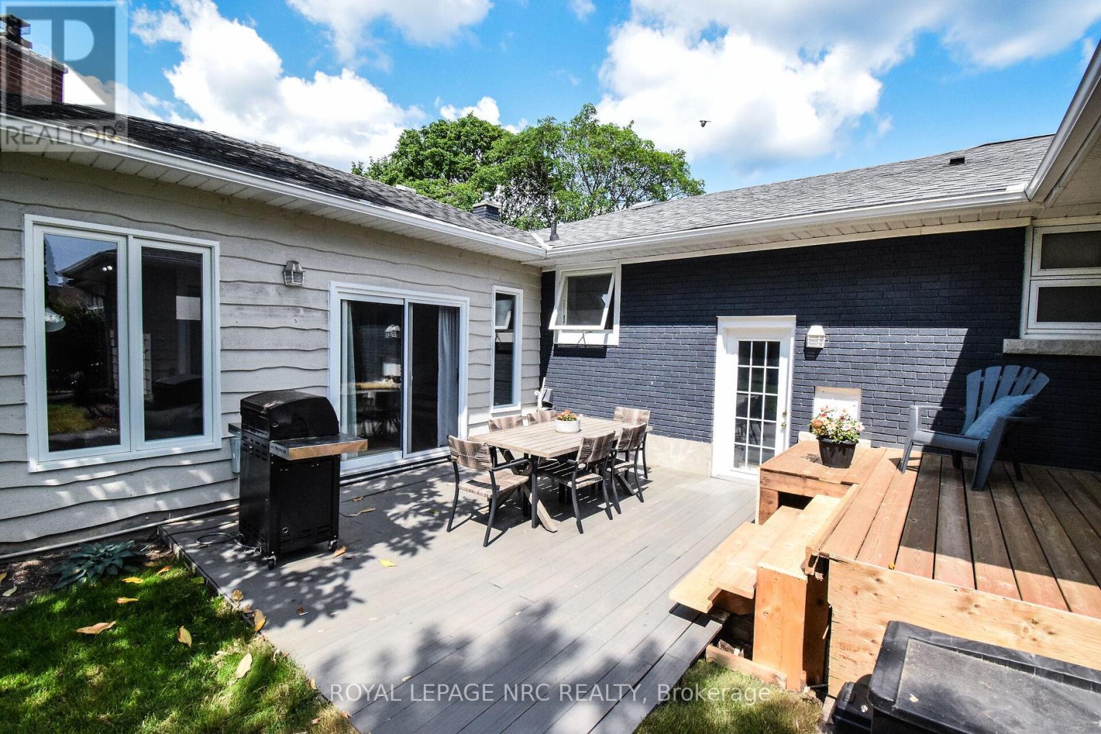 












191 DALHOUSIE AVENUE

,
St. Catharines (Port Dalhousie),




Ontario
L2N4X8

