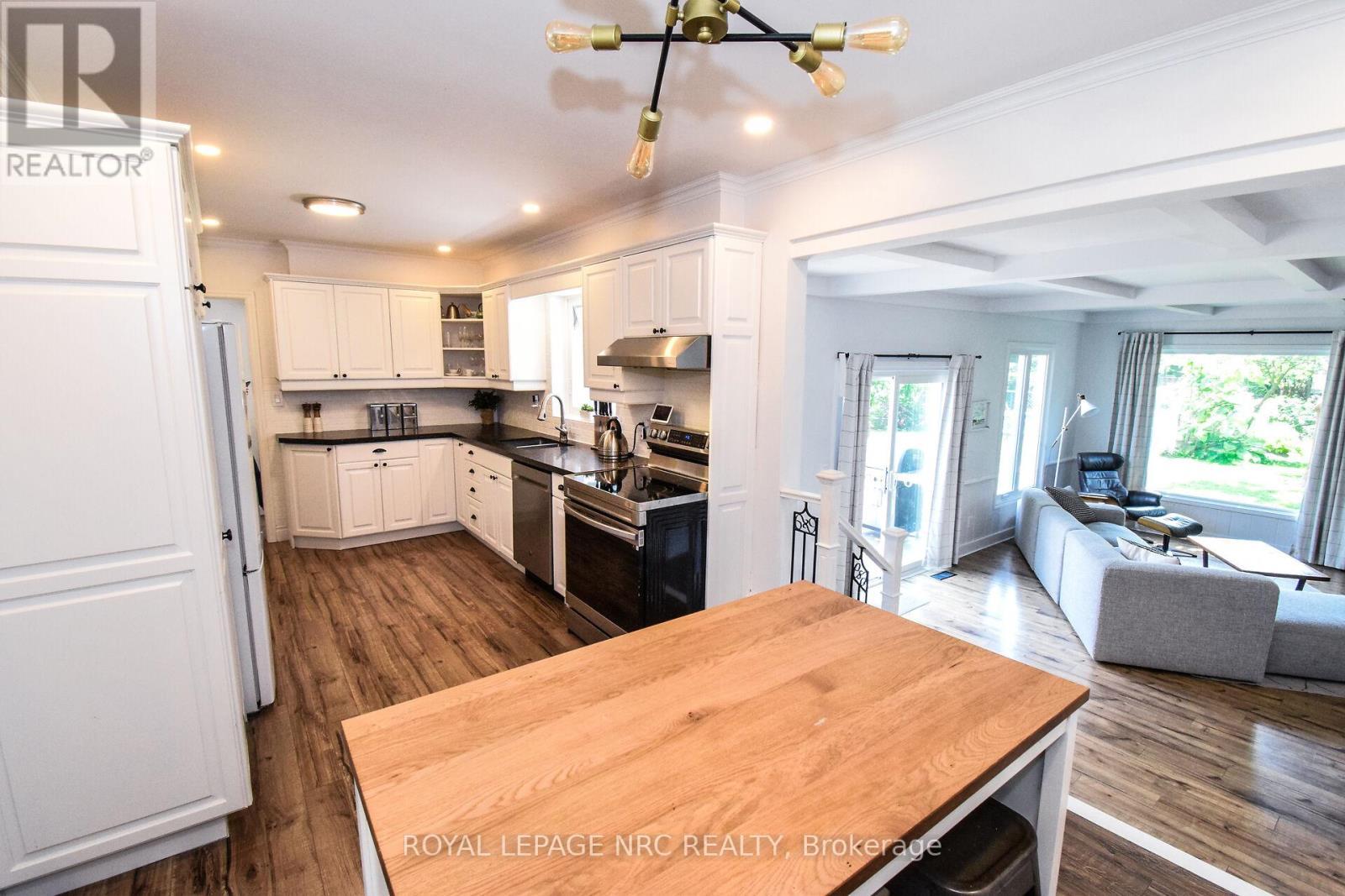 












191 DALHOUSIE AVENUE

,
St. Catharines (Port Dalhousie),




Ontario
L2N4X8


