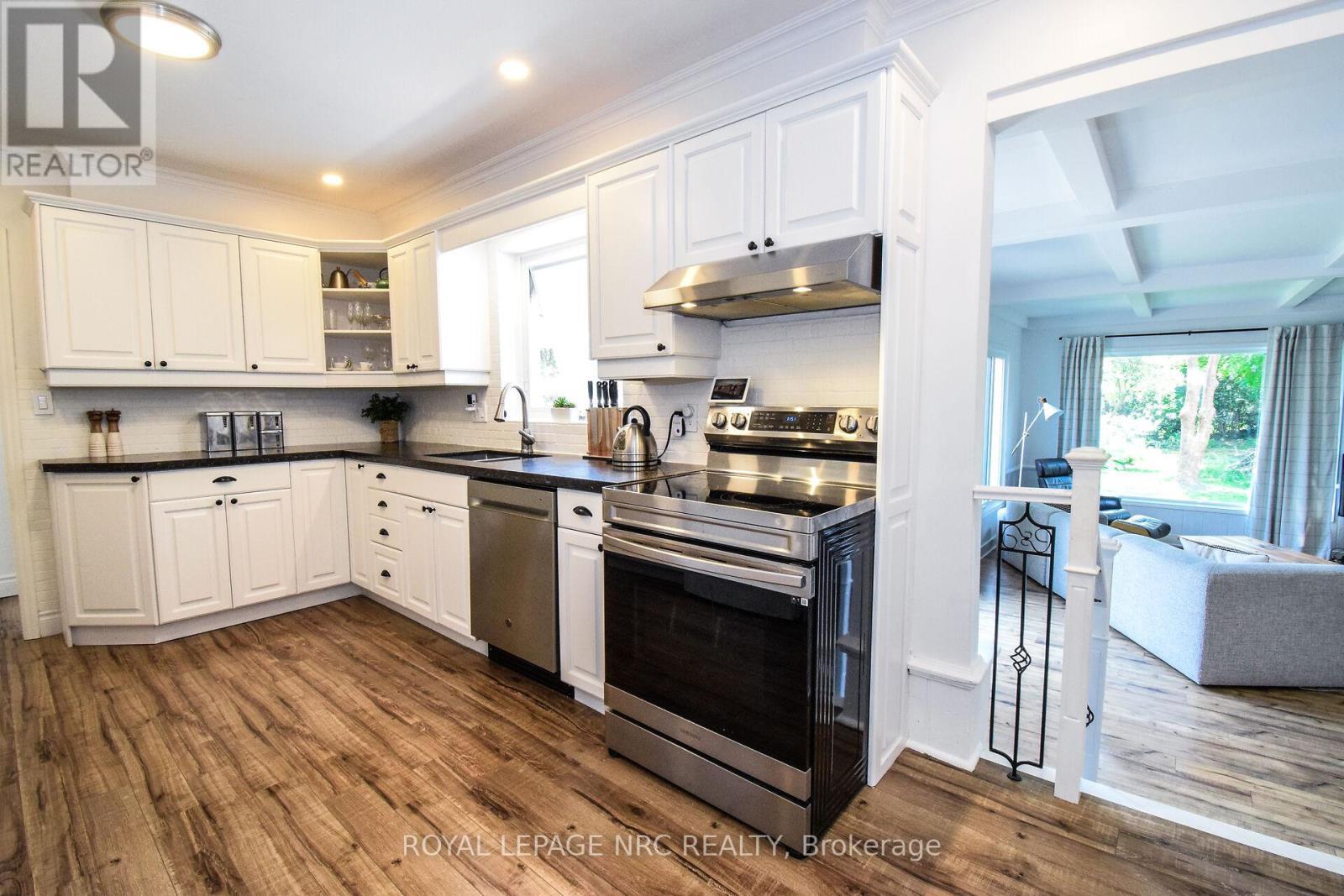 












191 DALHOUSIE AVENUE

,
St. Catharines (Port Dalhousie),




Ontario
L2N4X8

