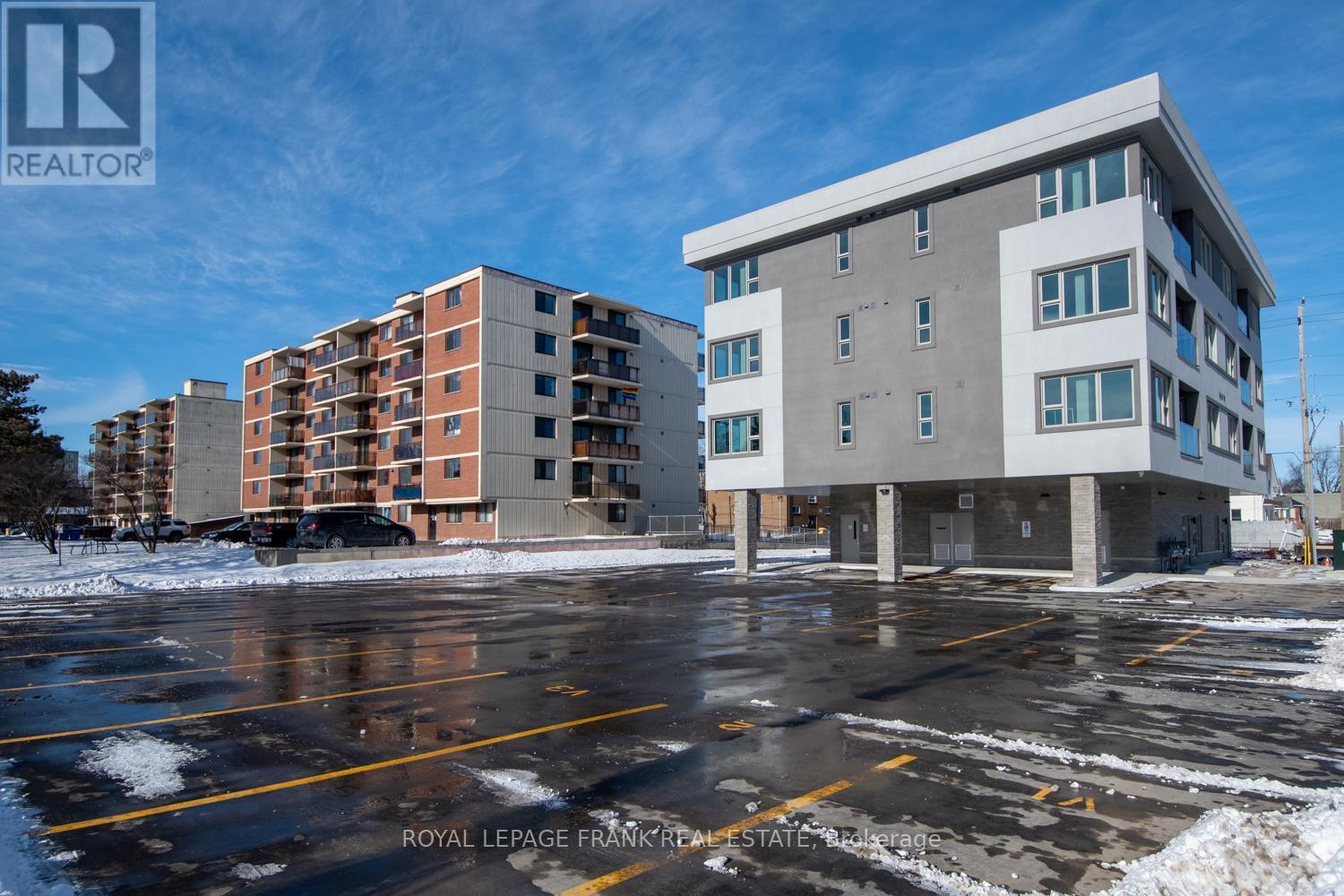 












143 BLOOR STREET W

,
Oshawa (Lakeview),




Ontario
L1J1P5

