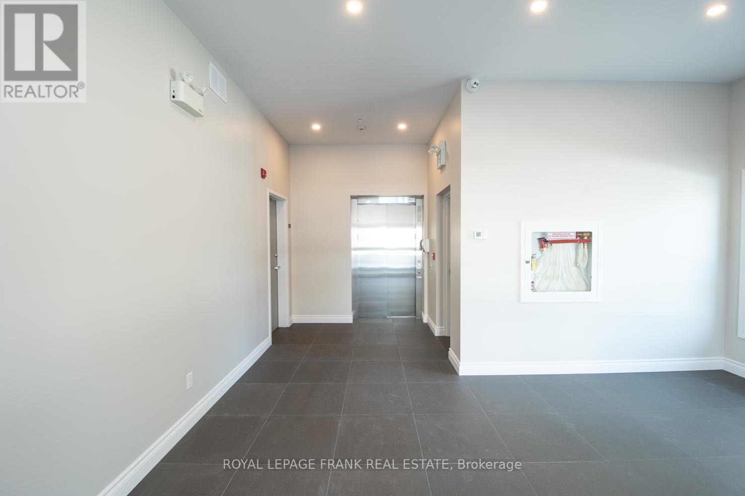 












143 BLOOR STREET W

,
Oshawa (Lakeview),




Ontario
L1J1P5

