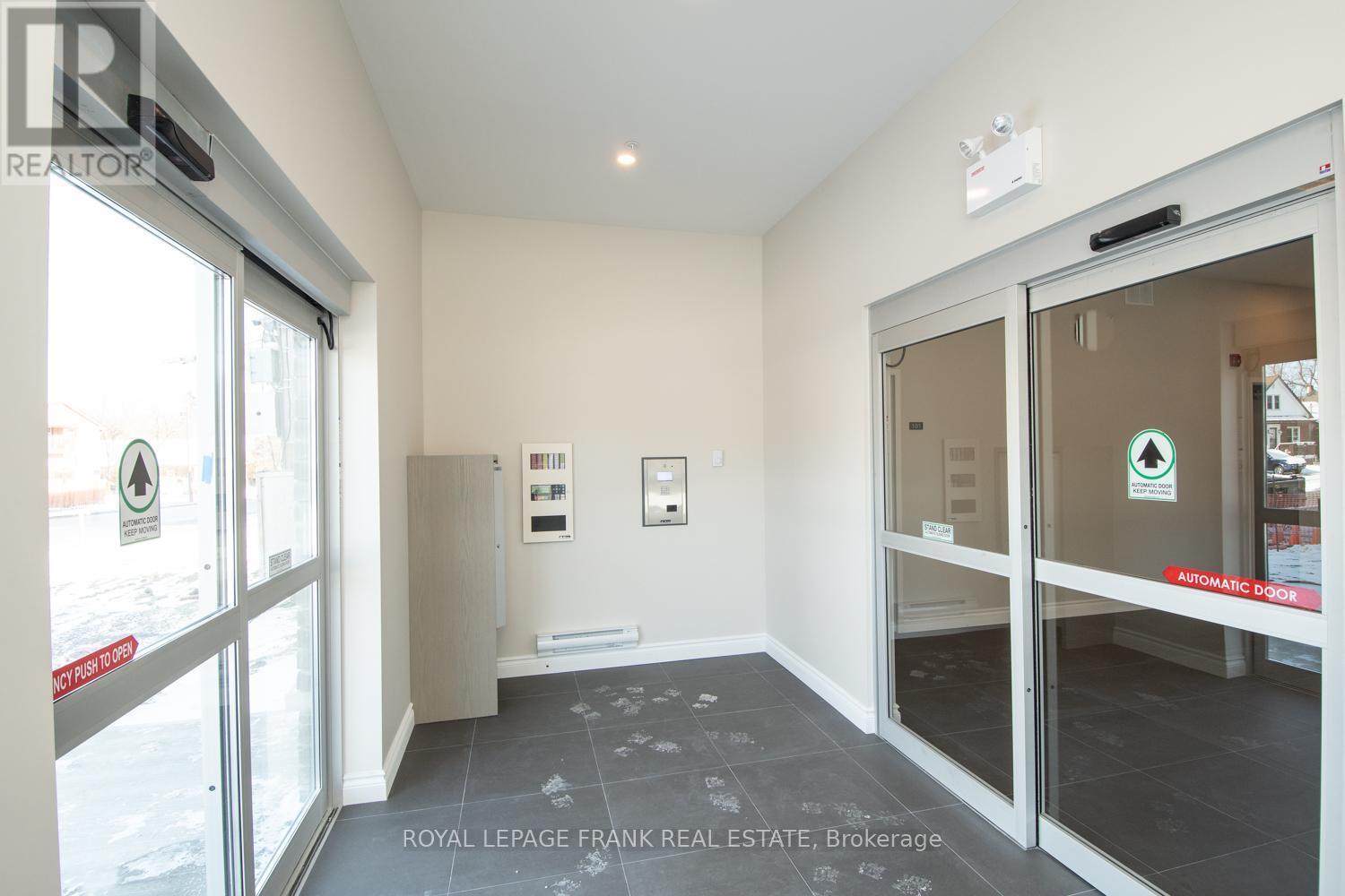 












143 BLOOR STREET W

,
Oshawa (Lakeview),




Ontario
L1J1P5


