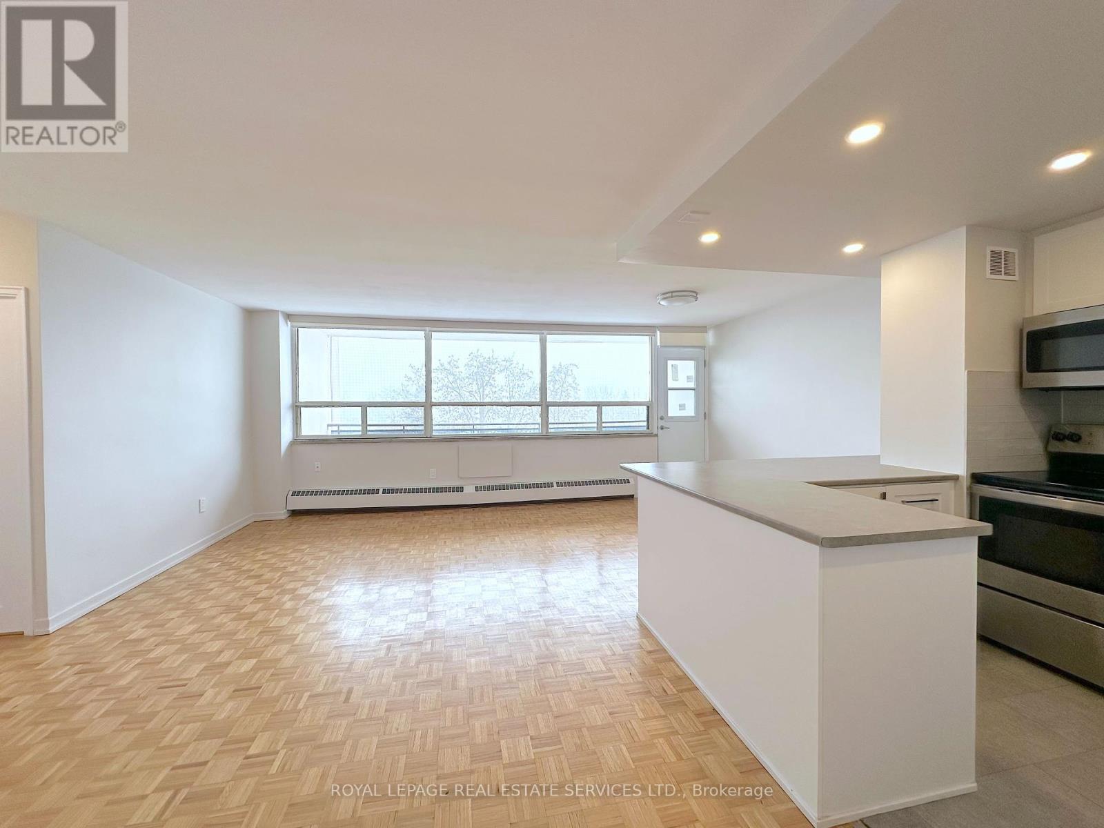












501 - 12 ROCKFORD ROAD

,
Toronto,




Ontario
M2R3A2

