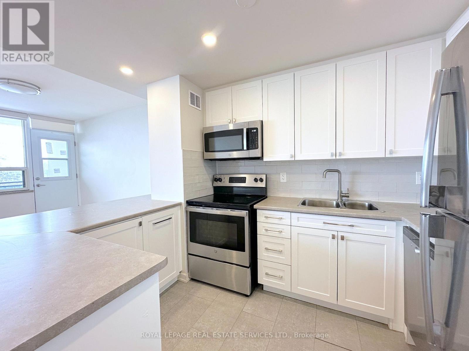 












501 - 12 ROCKFORD ROAD

,
Toronto,




Ontario
M2R3A2

