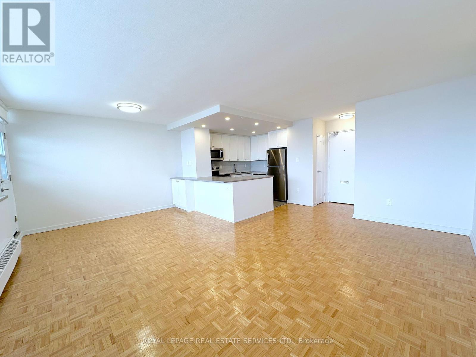 












501 - 12 ROCKFORD ROAD

,
Toronto,




Ontario
M2R3A2


