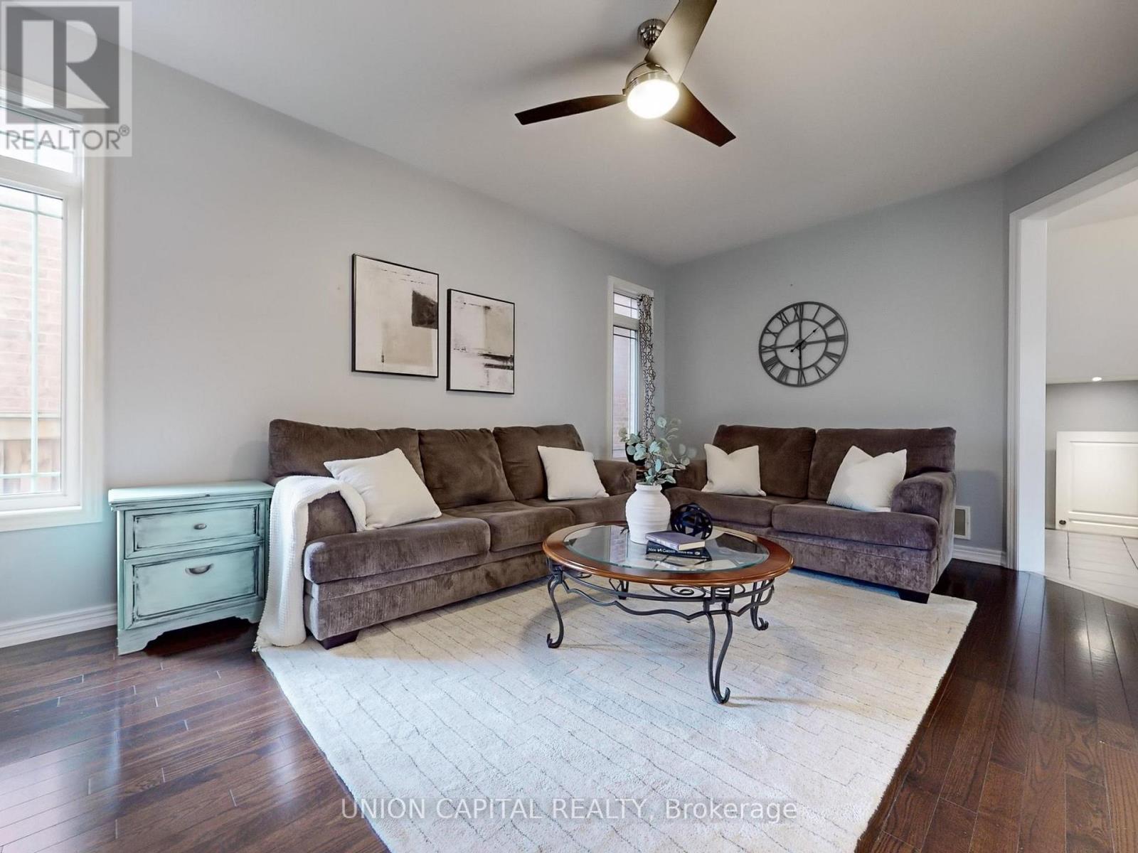 












83 MOONEY STREET

,
Bradford West Gwillimbury,




Ontario
L3Z0K7

