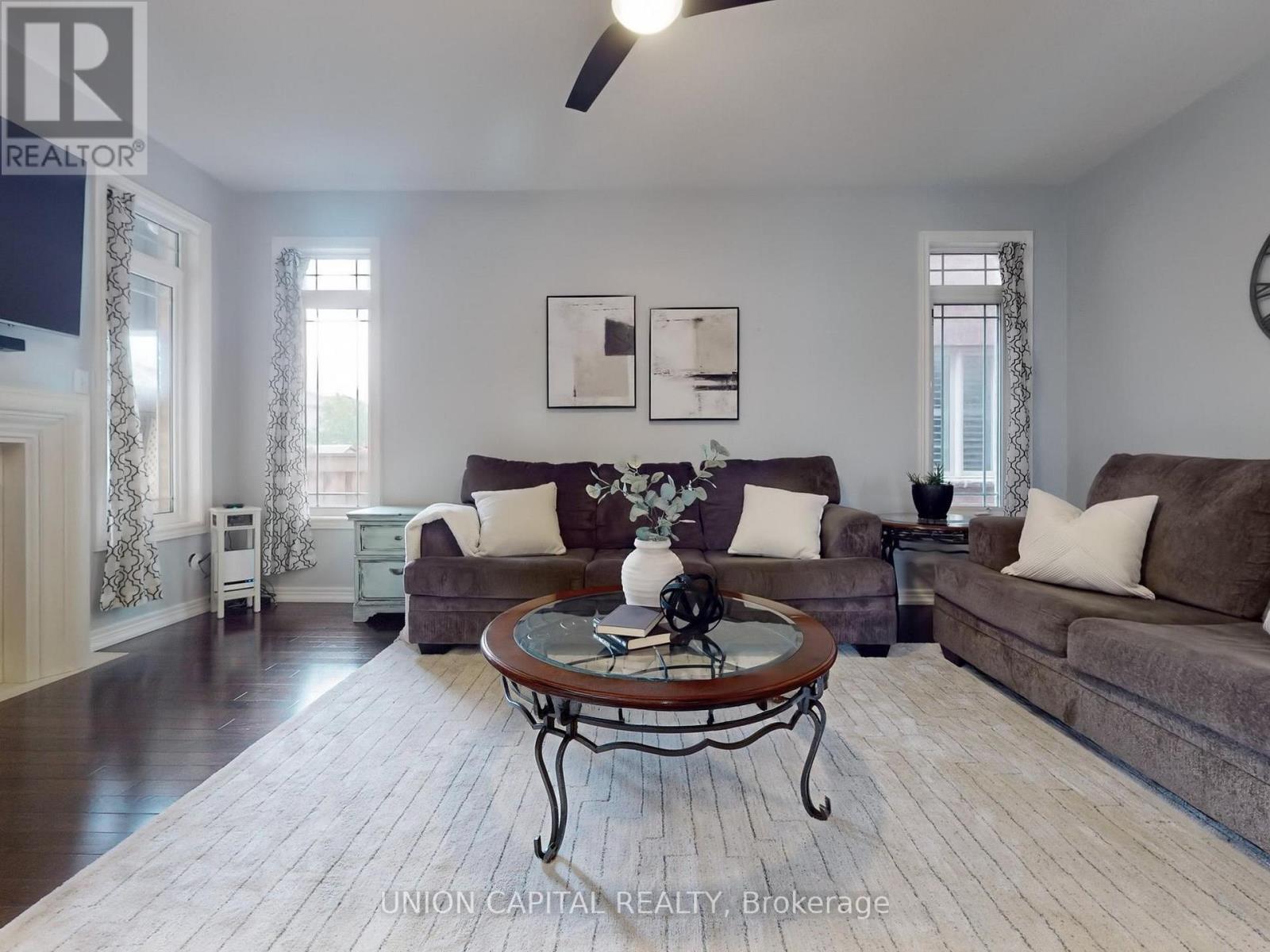 












83 MOONEY STREET

,
Bradford West Gwillimbury,




Ontario
L3Z0K7

