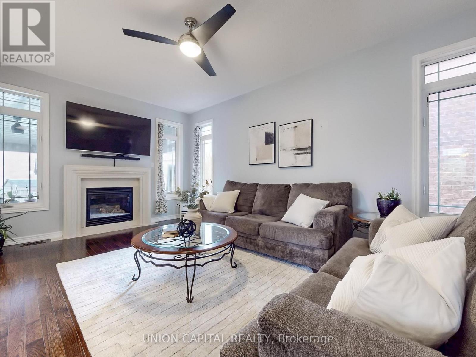 












83 MOONEY STREET

,
Bradford West Gwillimbury,




Ontario
L3Z0K7

