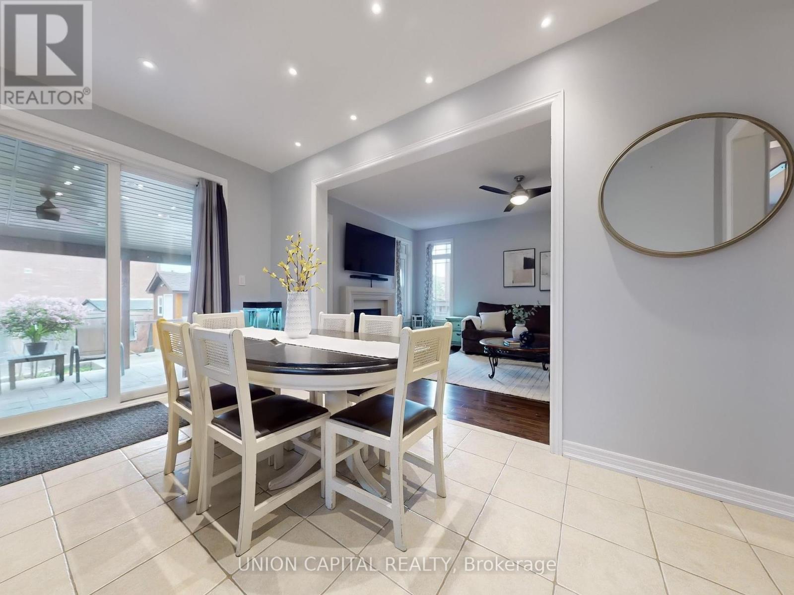 












83 MOONEY STREET

,
Bradford West Gwillimbury,




Ontario
L3Z0K7

