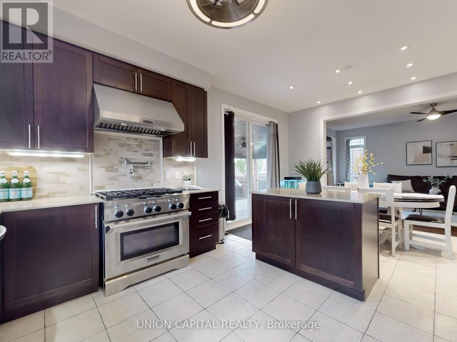 












83 MOONEY STREET

,
Bradford West Gwillimbury,




Ontario
L3Z0K7

