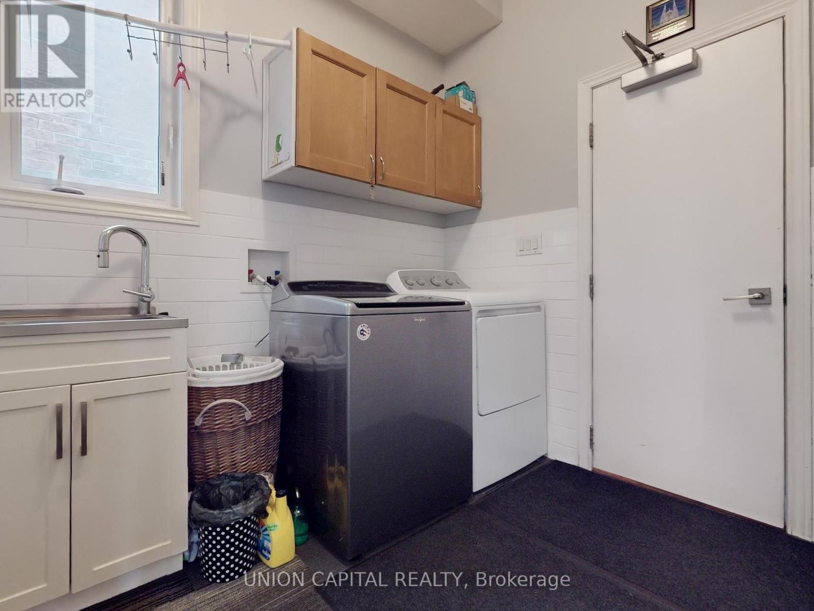 












83 MOONEY STREET

,
Bradford West Gwillimbury,




Ontario
L3Z0K7

