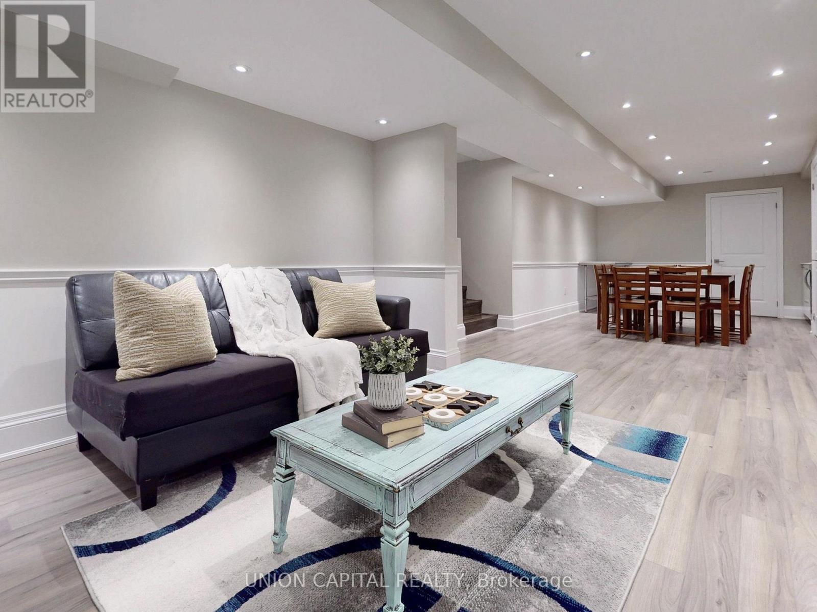 












83 MOONEY STREET

,
Bradford West Gwillimbury,




Ontario
L3Z0K7

