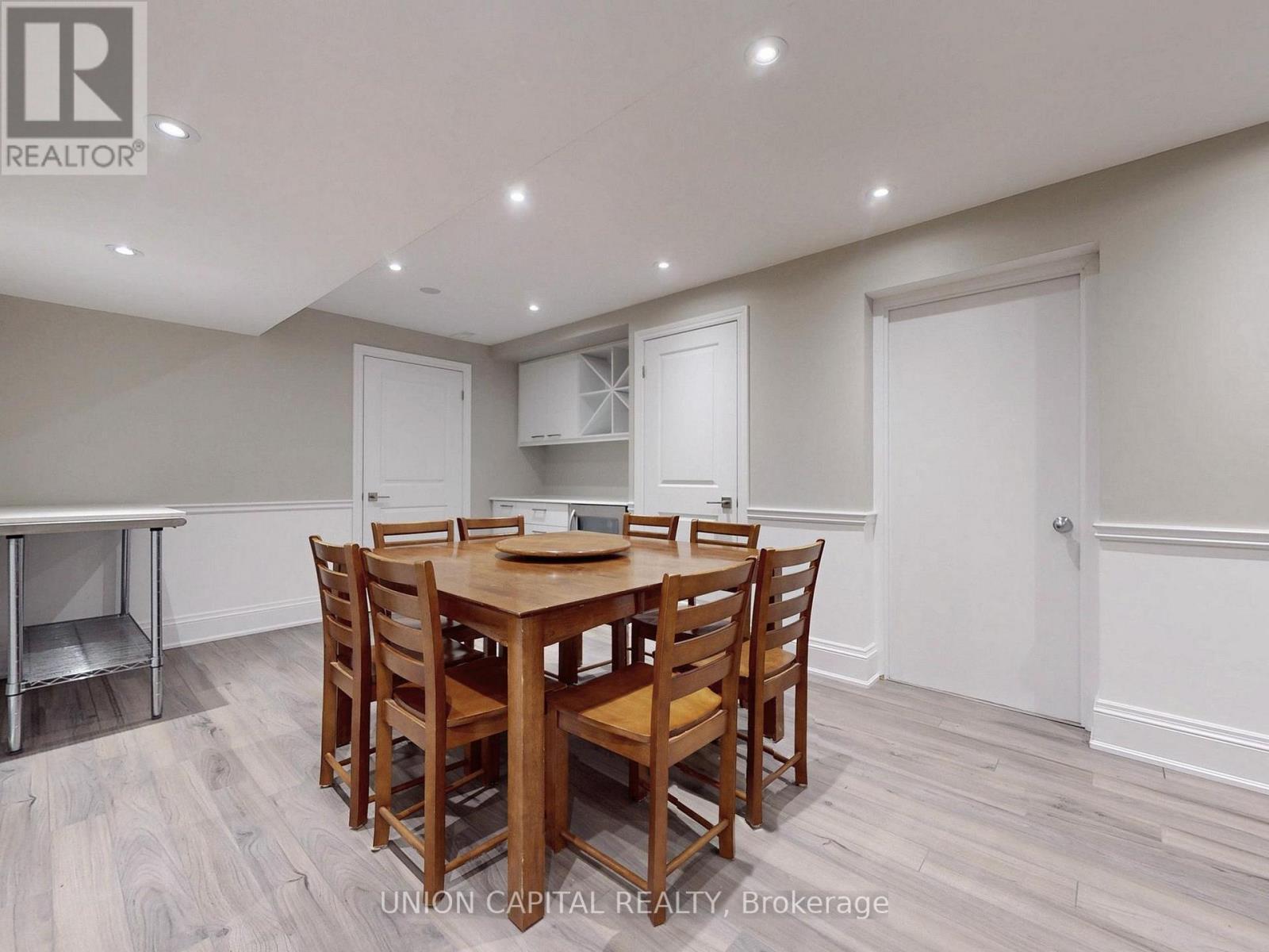 












83 MOONEY STREET

,
Bradford West Gwillimbury,




Ontario
L3Z0K7

